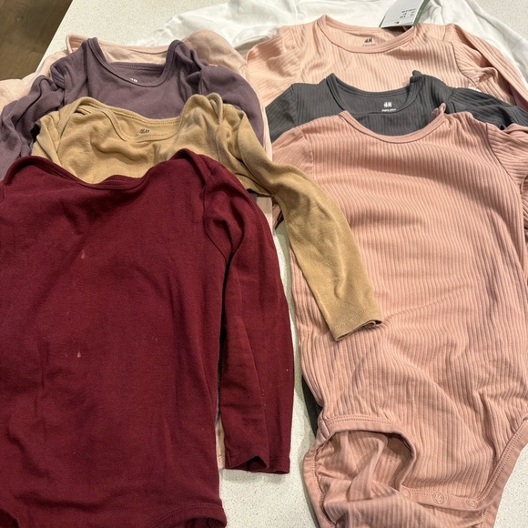 H&M onesie - Picture 2 of 2